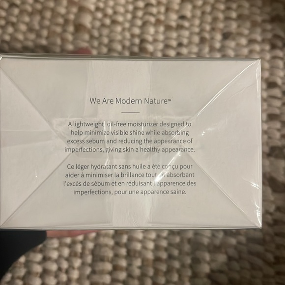 NEW MONAT BE PURIFIED OIL FREE MOISTURIZER WITH HYALURONIC ACID + NIACINAMIDE - Picture 2 of 8